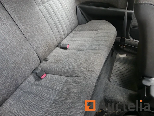 Toyota corolla car (voor onderdelen) - afbeelding 12 van  19