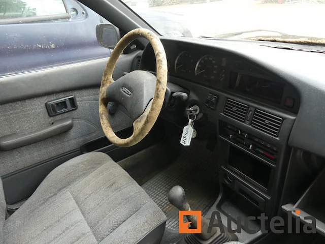 Toyota corolla car (voor onderdelen) - afbeelding 17 van  19