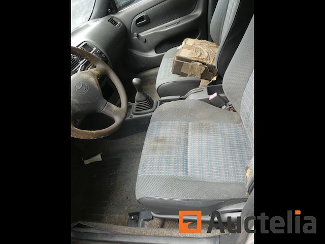Toyota corolla car (voor onderdelen) - afbeelding 8 van  10