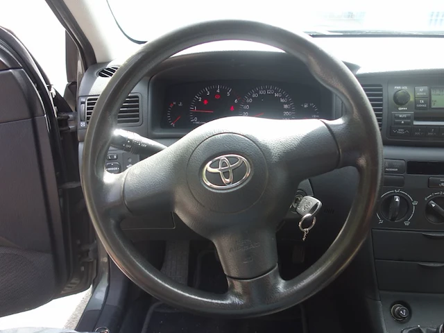 Toyota corolla - afbeelding 18 van  18