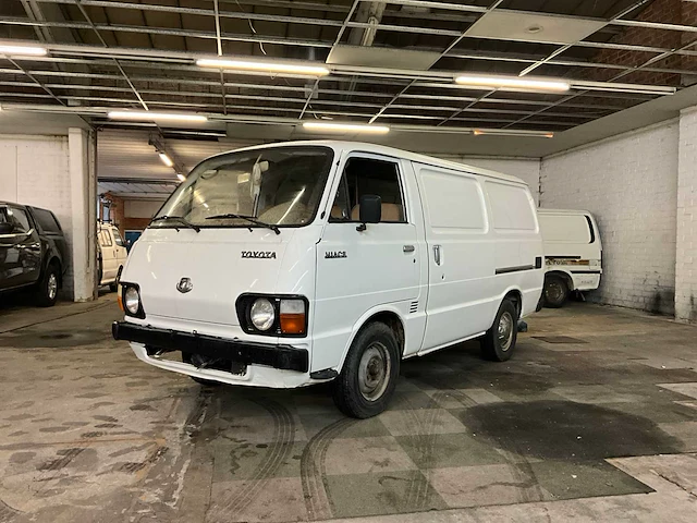 Toyota hiace - 1981 - oldtimer - afbeelding 1 van  73