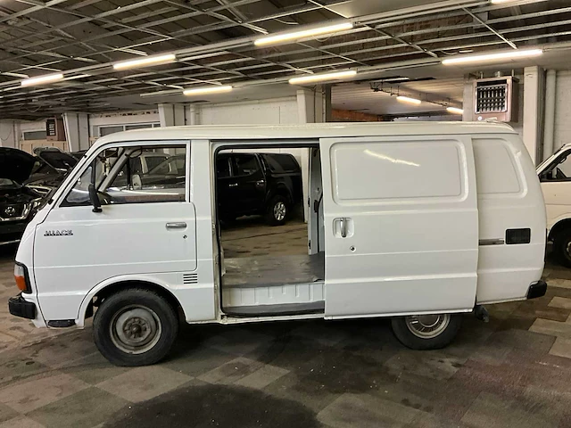 Toyota hiace - 1981 - oldtimer - afbeelding 33 van  73