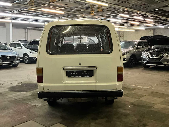 Toyota hiace - 1981 - oldtimer - afbeelding 4 van  73