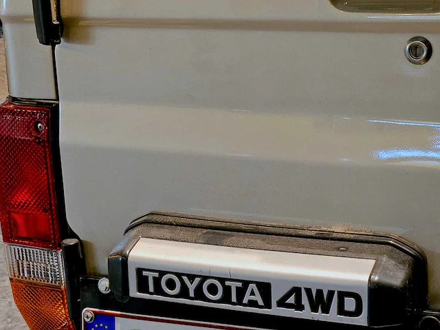 Toyota land cruiser 2.0 turbo-d (frp-top) - afbeelding 17 van  55