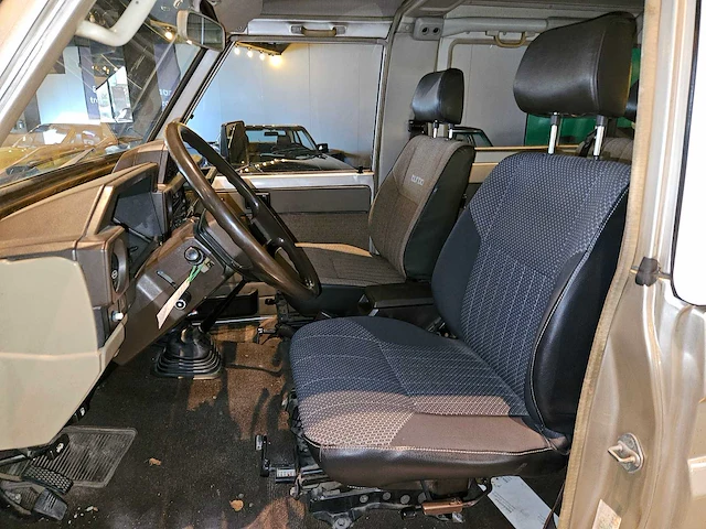 Toyota land cruiser 2.0 turbo-d (frp-top) - afbeelding 33 van  55