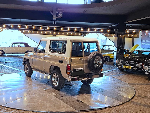 Toyota land cruiser 2.0 turbo-d (frp-top) - afbeelding 34 van  55