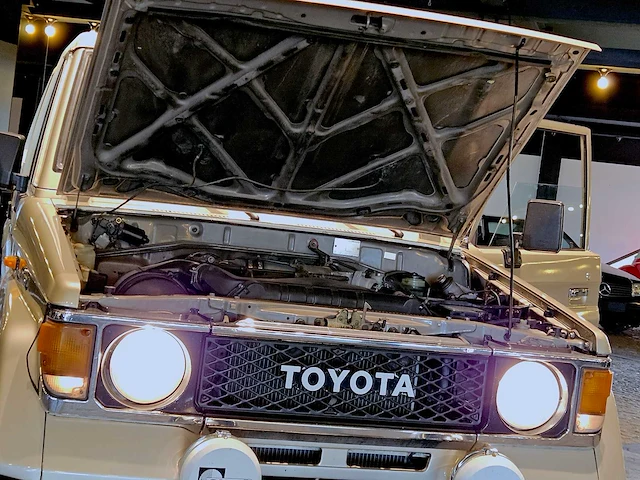 Toyota land cruiser 2.0 turbo-d (frp-top) - afbeelding 46 van  55