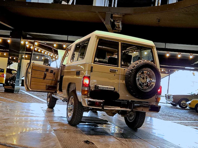 Toyota land cruiser 2.0 turbo-d (frp-top) - afbeelding 51 van  55