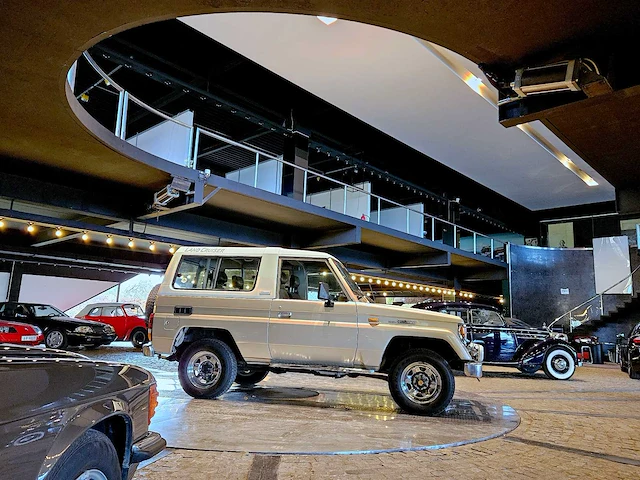Toyota land cruiser 2.0 turbo-d (frp-top) - afbeelding 52 van  55