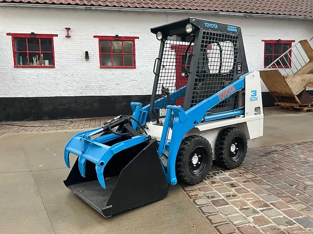 Toyota sdk3 skid steer loader - afbeelding 1 van  32