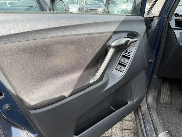 Toyota verso,2010 - afbeelding 35 van  38