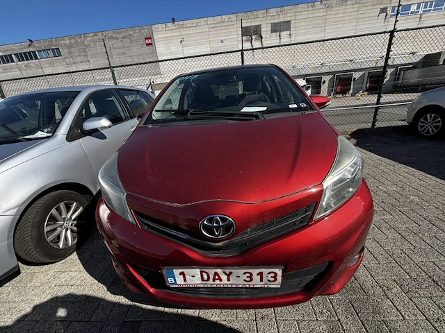 Toyota yaris 1.33i vvt-i lounge 99, 2012 - afbeelding 2 van  32