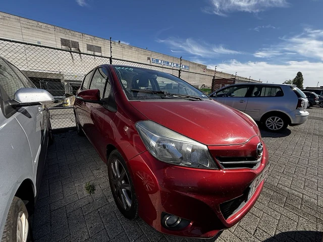 Toyota yaris 1.33i vvt-i lounge 99, 2012 - afbeelding 3 van  32