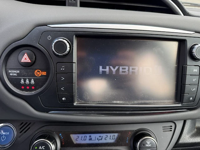 Toyota yaris 1.5i vvt-i hybrid comfort and pack style 75,2016 - afbeelding 3 van  24