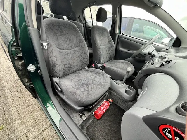 Toyota yaris, 2001 - afbeelding 11 van  28