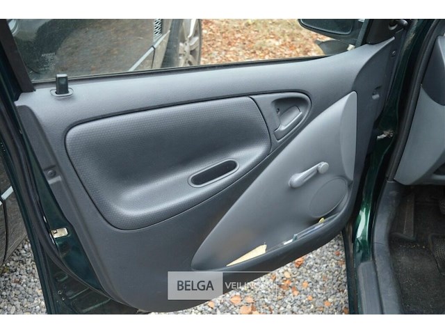 Toyota yaris - afbeelding 7 van  17