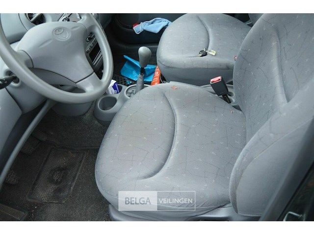 Toyota yaris - afbeelding 9 van  17