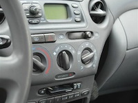 Toyota yaris - afbeelding 13 van  17