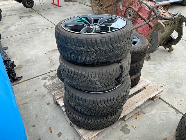 Toyotires observe s944 autoband met mercedes velg (4x) - afbeelding 1 van  10