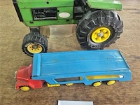 Tractor en vrachtwagen - afbeelding 1 van  3