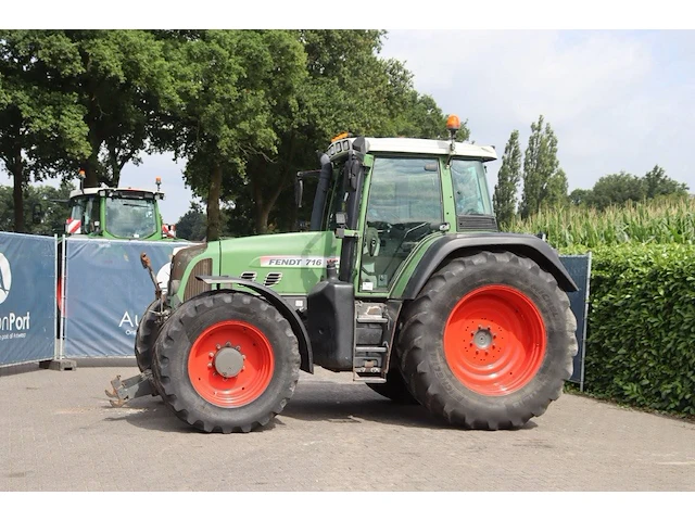 Tractor fendt 716 vario diesel 2007 - afbeelding 1 van  1
