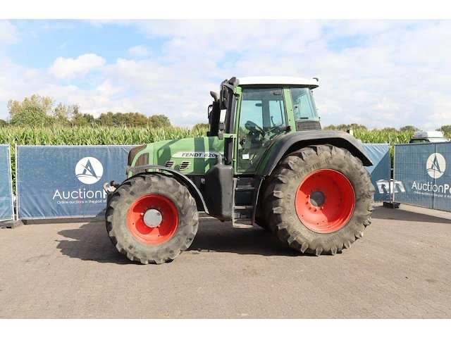 Tractor fendt 820 vario diesel 212pk - afbeelding 1 van  1