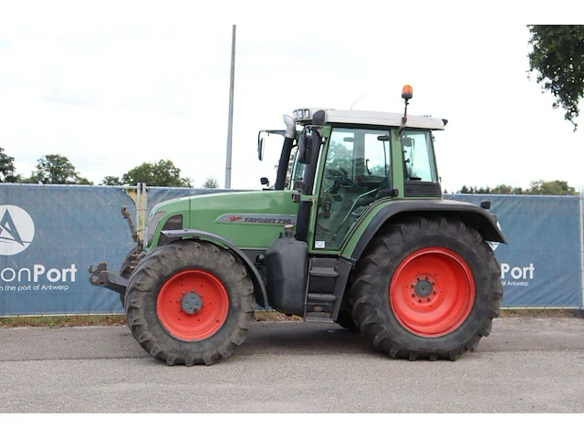 Tractor fendt vario favorit 716 diesel 121kw - afbeelding 1 van  1