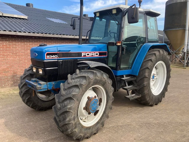 Tractor ford 8340 diesel - afbeelding 1 van  1