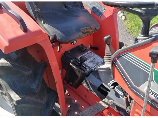 Tractor hinomoto e1804 - afbeelding 6 van  9