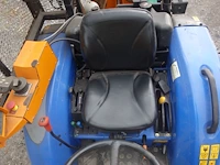 Tractor met haagschaar new holland - afbeelding 7 van  26
