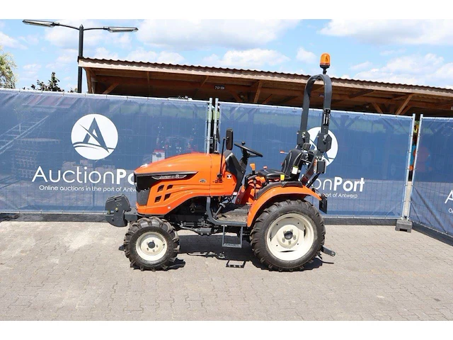 Tractor preet avanger diesel 26pk nieuw - afbeelding 1 van  1