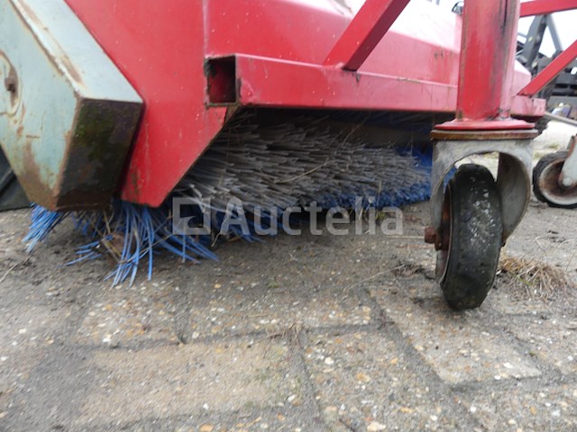 Tractor vloer borstelmachine - afbeelding 3 van  7