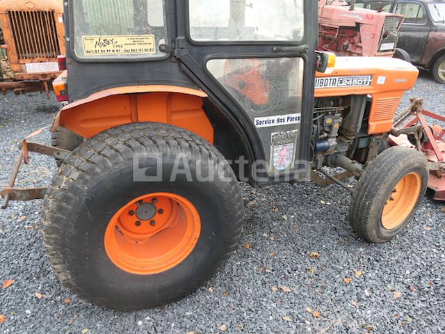 Tractor voor deze tuin + cirkelmaaier kubota 245dt ( vin: 245dt72778) - afbeelding 4 van  24