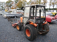 Tractor voor deze tuin + cirkelmaaier kubota 245dt ( vin: 245dt72778) - afbeelding 1 van  24