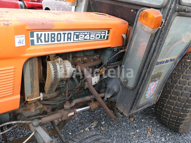 Tractor voor deze tuin + cirkelmaaier kubota 245dt ( vin: 245dt72778) - afbeelding 13 van  24