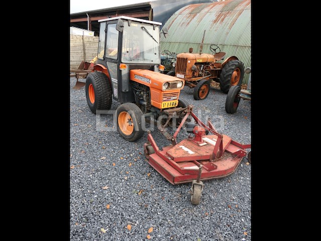 Tractor voor deze tuin + cirkelmaaier kubota 245dt ( vin: 245dt72778) - afbeelding 14 van  24