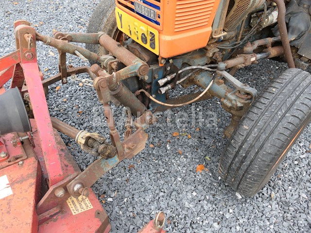 Tractor voor deze tuin + cirkelmaaier kubota 245dt ( vin: 245dt72778) - afbeelding 17 van  24