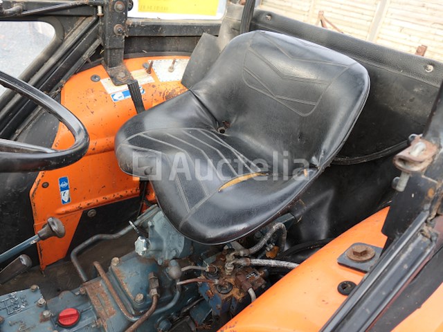 Tractor voor deze tuin + cirkelmaaier kubota 245dt ( vin: 245dt72778) - afbeelding 21 van  24