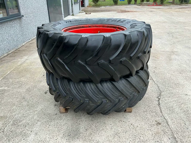 Tractor wielen fendt (2x) - afbeelding 1 van  8