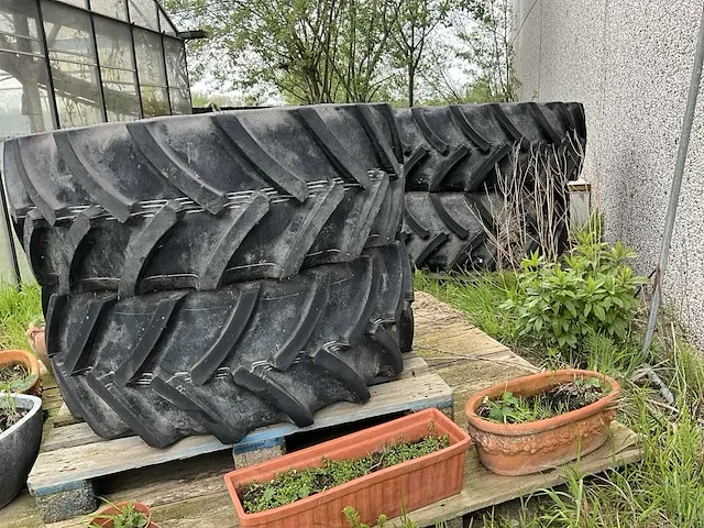 Tractorbanden mitas; 4 stuks - afbeelding 1 van  7
