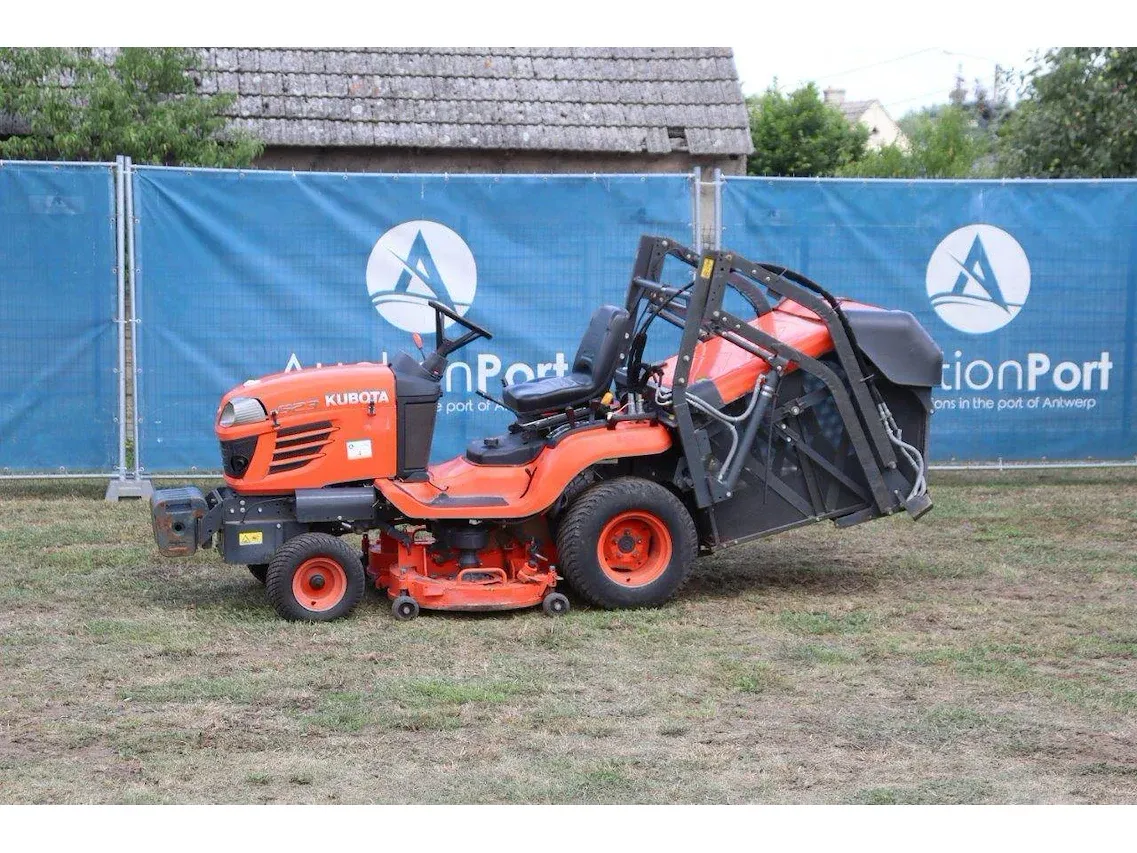 Tractoren - zitmaaiers - trilplaten - lasapparaten