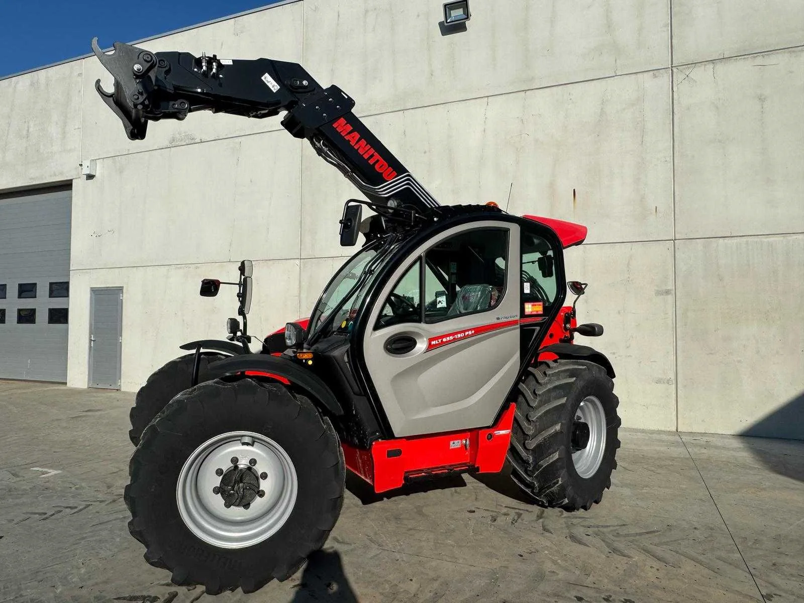 Tractoren, verreikers en landbouwmachines