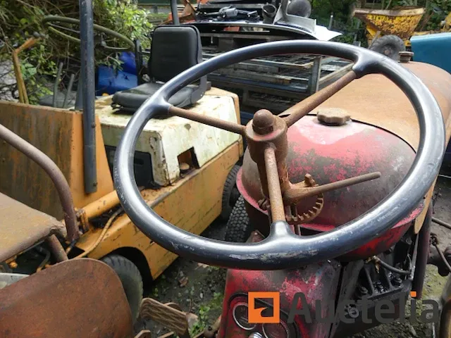 Tractoren (voor verzamelaars) massey harris 820 - afbeelding 2 van  15