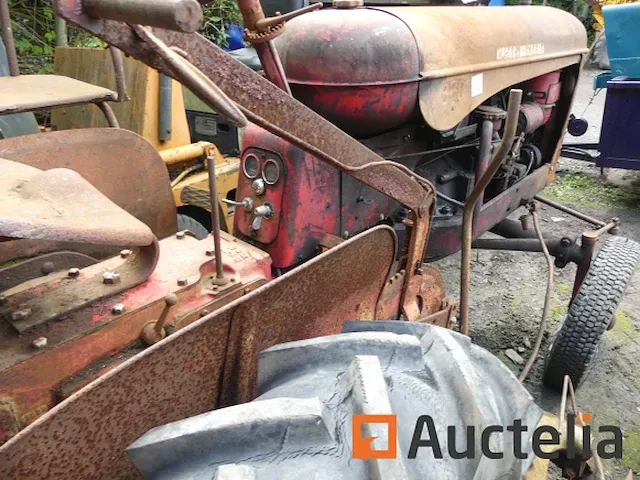 Tractoren (voor verzamelaars) massey harris 820 - afbeelding 3 van  15