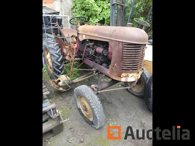 Tractoren (voor verzamelaars) massey harris 820 - afbeelding 13 van  15