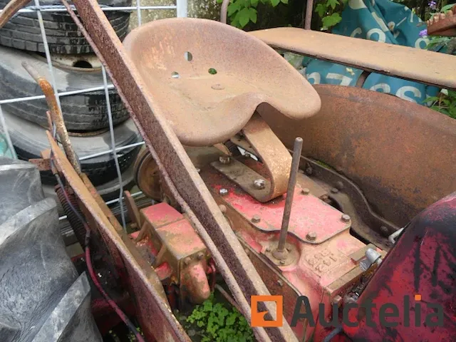 Tractoren (voor verzamelaars) massey harris 820 - afbeelding 14 van  15