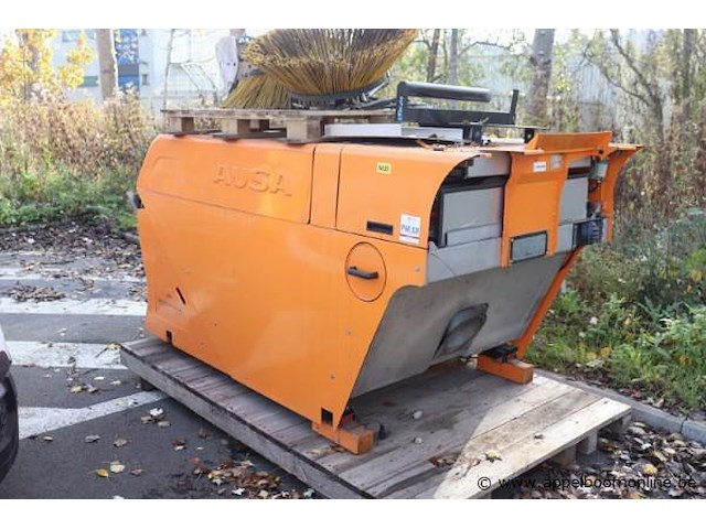 Trage vrachtwagen/veegmachine ausa b200h, datum 1ste inschrijving 27/10/2017, chassisnummer ua1m487h048777821, compleet met 2 units - afbeelding 4 van  13