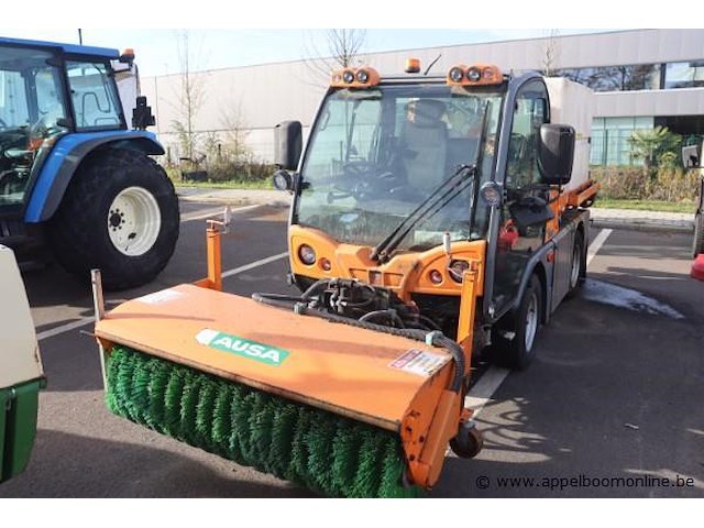 Trage vrachtwagen/veegmachine ausa b200h, datum 1ste inschrijving 27/10/2017, chassisnummer ua1m487h048777821, compleet met 2 units - afbeelding 1 van  13