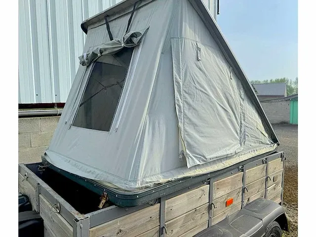 Trailer met tent - afbeelding 1 van  5