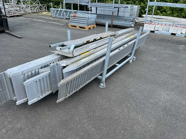 Trailer parts and accessories - afbeelding 2 van  2